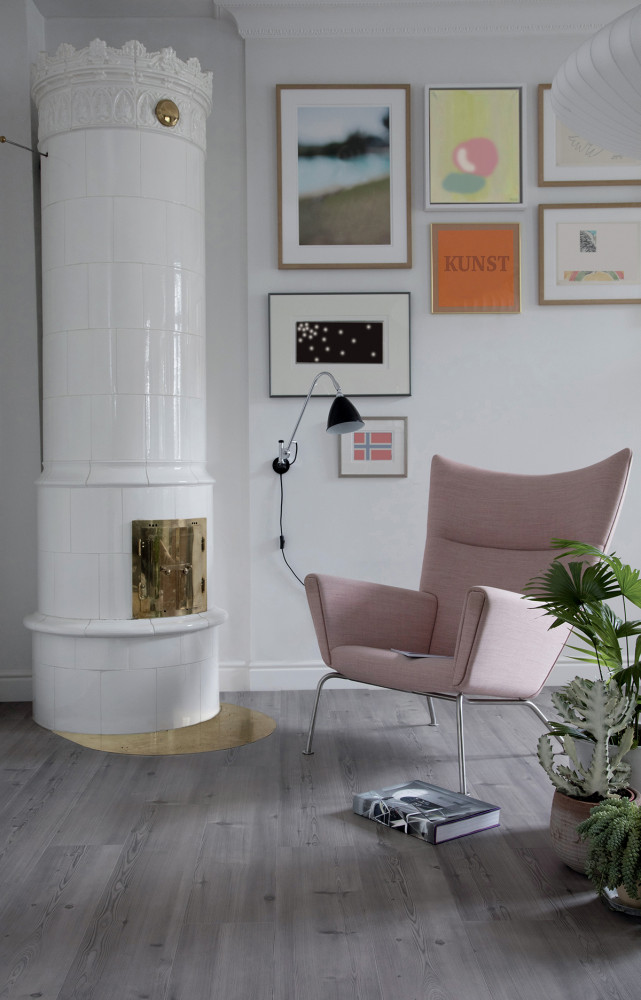 Parquet Castillo Pine stratifié effet grisé, système de pose breveté High Tech Loc, collection « Original »...