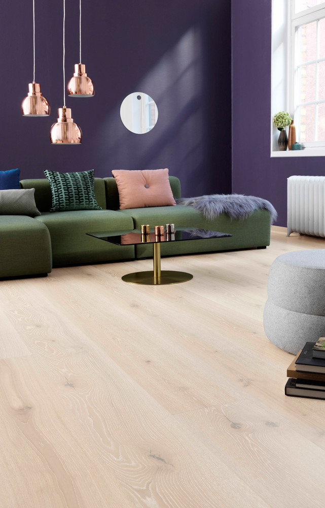 Parquet Oak Champagne en chêne, contrecollé, collection « Elegance » (Tarkett).