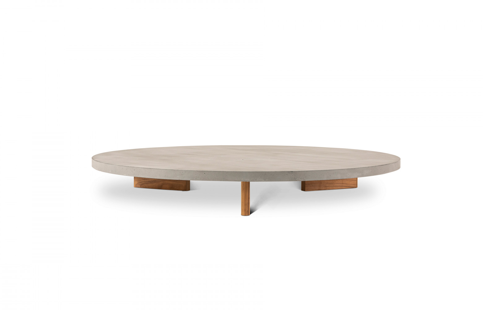 Table basse Sail Out en ciment, design Rodolfo Dordoni, à partir de 3 035 €. Cassina.