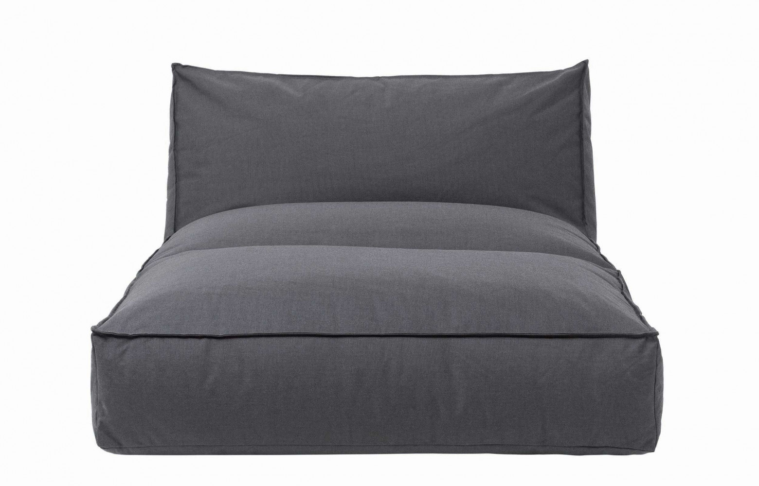 6/ Lit de jour Coal « Stay » recouvert de tissu waterproof et déperlant, 699 €. Blomus.