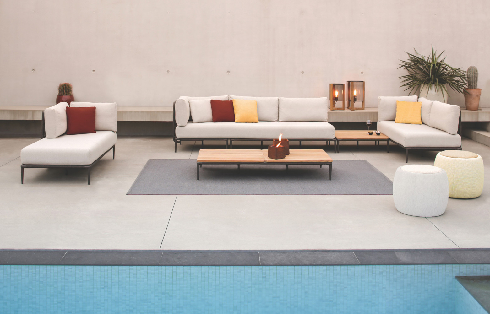 Pour l'éditeur de mobilier de luxe Royal Botania, Kris Van Puyvelde et Frank Boschman ont imaginé la...