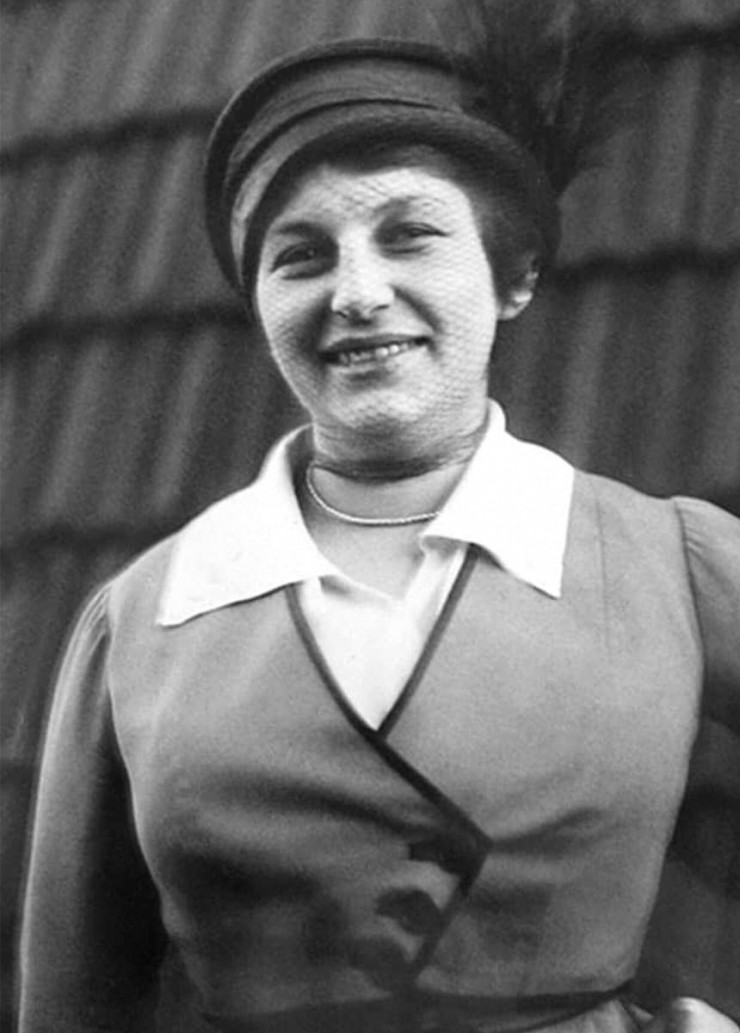 Lilly Reich (1885-1947).