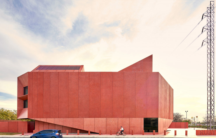 Les façades anguleuses du centre d’art Ruby City à San Antonio de David Adjaye.