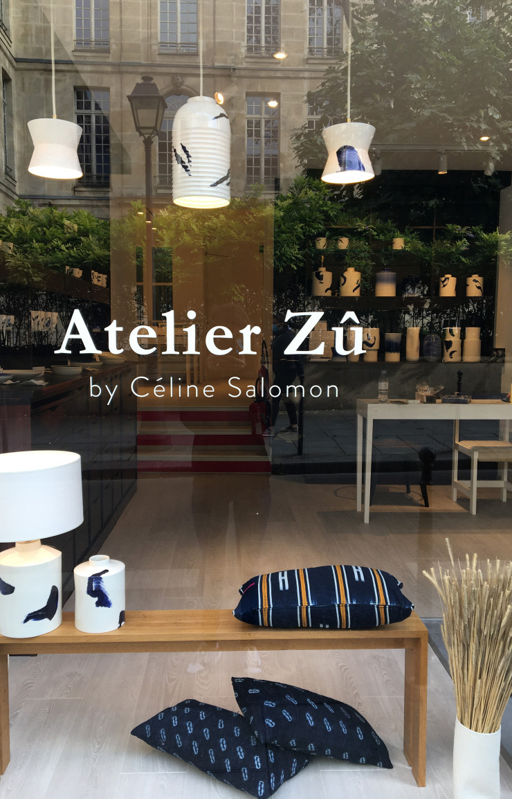 La galerie temporaire de l’Atelier Zu est situé 10, rue de Fourcy, dans le Marais.