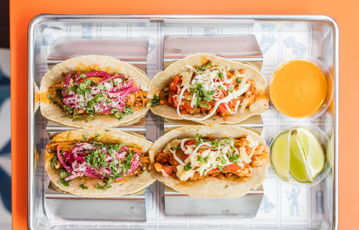 Chez Coyo Taco, on mange bien évidemment… des tacos ! Mais aussi d’excellents burritos (déclinés en bols) et quesadillas.
