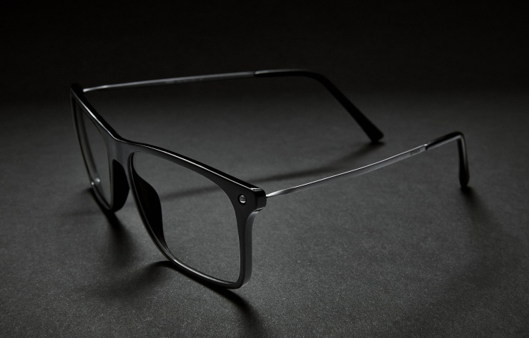 Pour les lunettes Biotech Paris, Philippe Starck a utilisé un minimum de matériau.