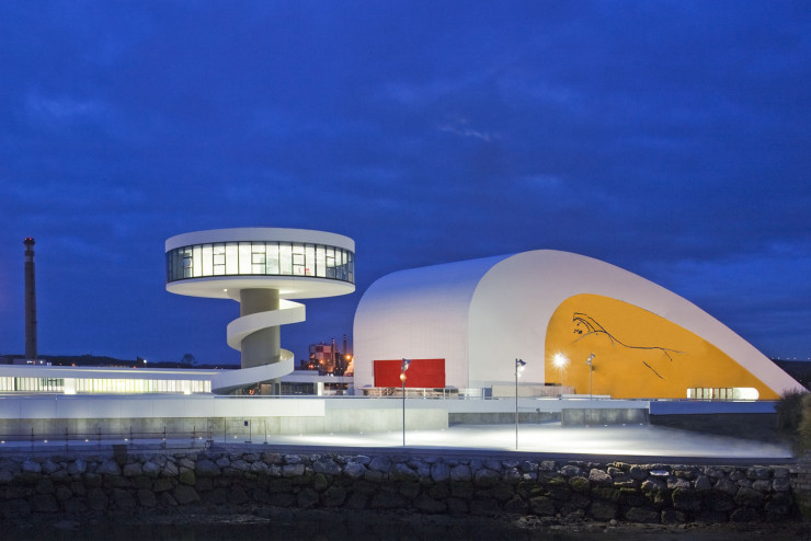 Le Centre Niemeyer est plus qu’un projet architectural. Education, culture et vivre ensemble s’y rencontre.