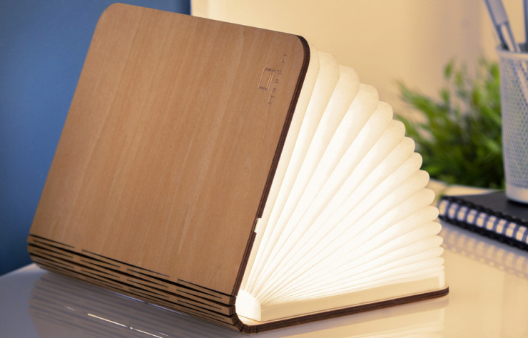 Le SmartBook marie érable et papier Tyvek (Nedgis).