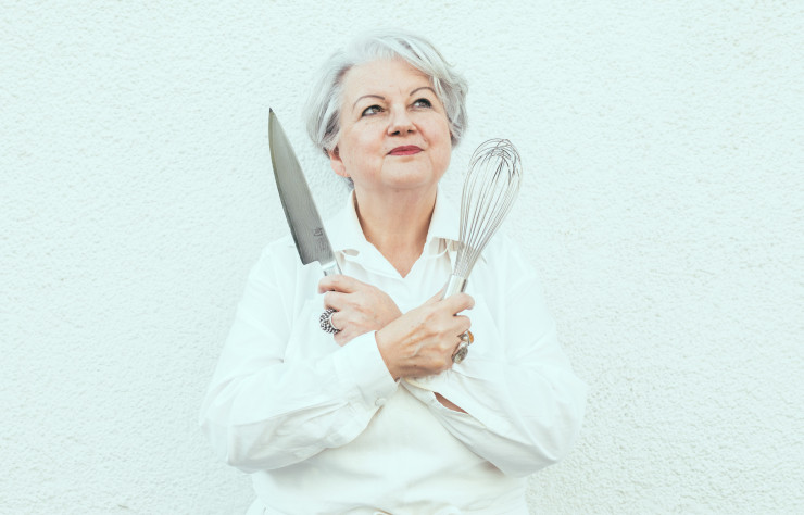Élisabeth Scotto, cuisinière, auteure et journaliste apporte son expertise technique : conception des menus, élaboration de recettes, recherche de fournisseurs en adéquation avec la ligne gastronomique préconisée.