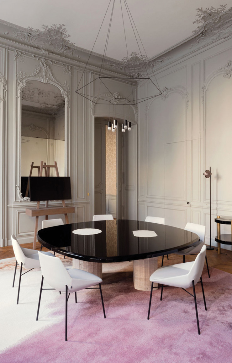 La salle de réunion de l’agence, installée dans l’hôtel Cromot du Bourg, un bâtiment du XVIIIe siècle (Paris IXe).