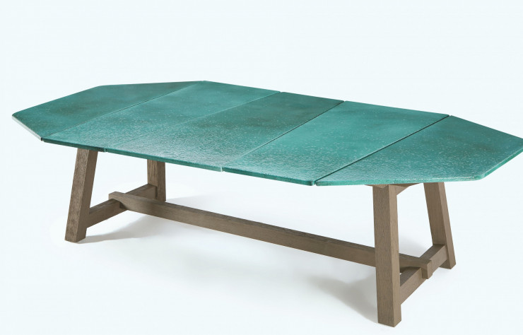 Gros plan sur la table basse Rafael conçue par Paola Navone.