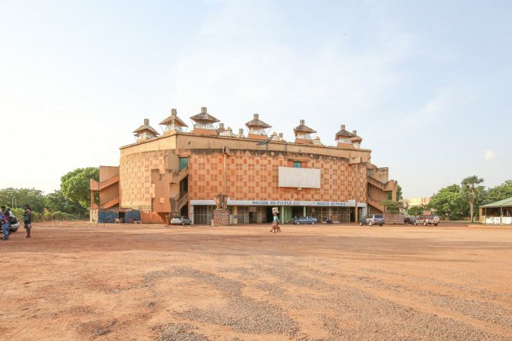 Maison du peuple du Burkina Faso à Ouagadougou, inaugué en 1965.