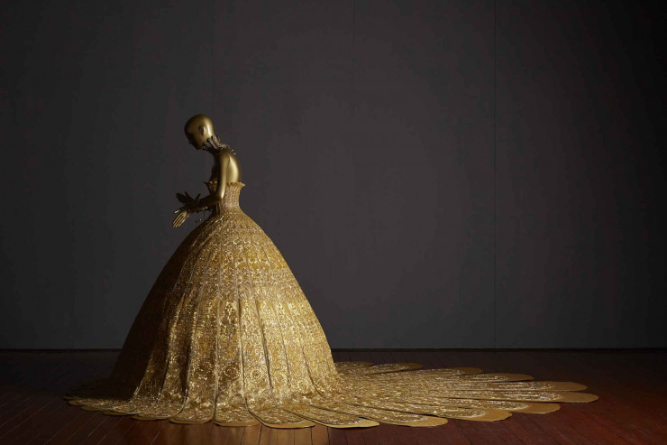 La « Magnificent Gold », une luxueuse oeuvre de Guo Pei aussi exposée au MAD Paris.