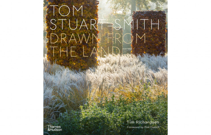 Tom Stuart-Smith. Drawn From the Land, de Tim Richardson, en anglais, Thames&Hudson, 320p., 75€.