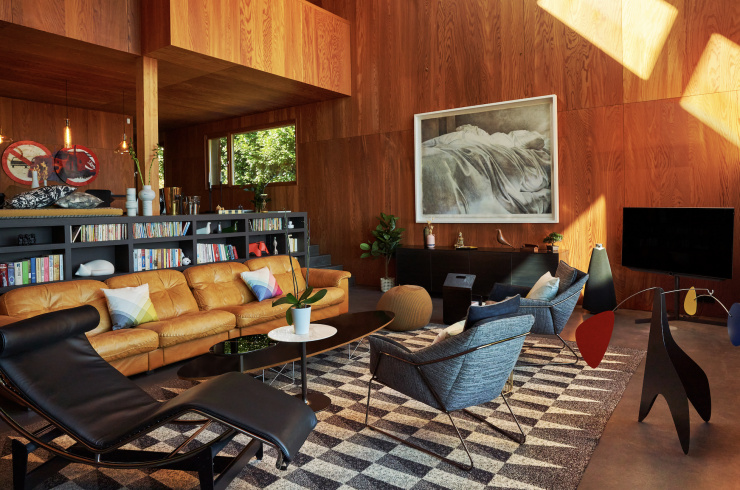 Cette maison-galerie d’art design concentre les plus belles références de mobilier.