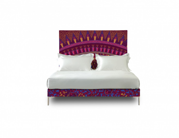  les lits LYS arquées est disponible dans de nombreux coloris et matériaux exclusifs. (Savoir Beds)