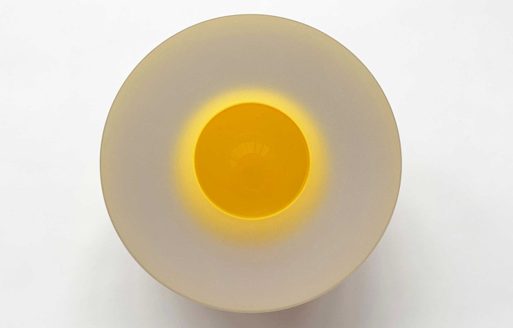 « Encased sun » par Tora Urup de la Galerie Maria Wettergren