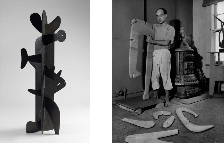 A gauche, sculpture Trinity (Triple) par Isamu Noguchi, 1945 (fabriquée en 1988). The Noguchi Museum Archives, 9891. A droite, Isamu Noguchi en train d’assembler Figure dans son studio de MacDougal AIiey, 1944. The Noguchi Museum Archives, 03765