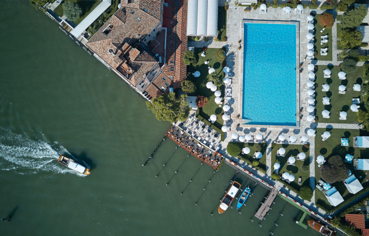 La piscine chauffée du Cipriani, the place to be en juillet-août, à Venise.