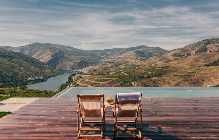 Vue sur la vallée du Douro depuis la piscine de la Quinta de Ventozelo
