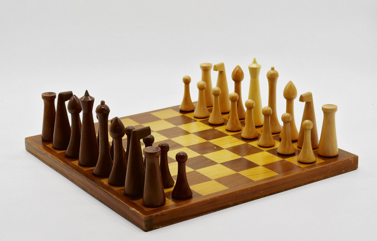 Sa passion pour les chocs d’époques et de styles trouve son illustration dans la collection de jeux d’échecs qu’il réunit depuis quatorze ans.