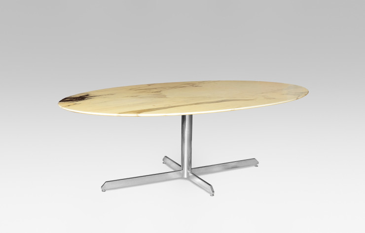 Table ovale en marbre de Florence Knoll pour Roche-Bobois