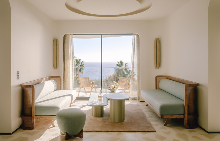 L’hôtel Belle Plage, à Cannes, déroule le récit d’une Côte d’Azur allégée de ses excès.