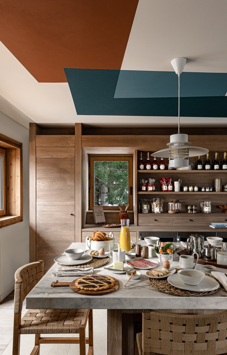 Les motifs apportent quelques touches de couleurs à la cuisine, lieu convivial par excellence.