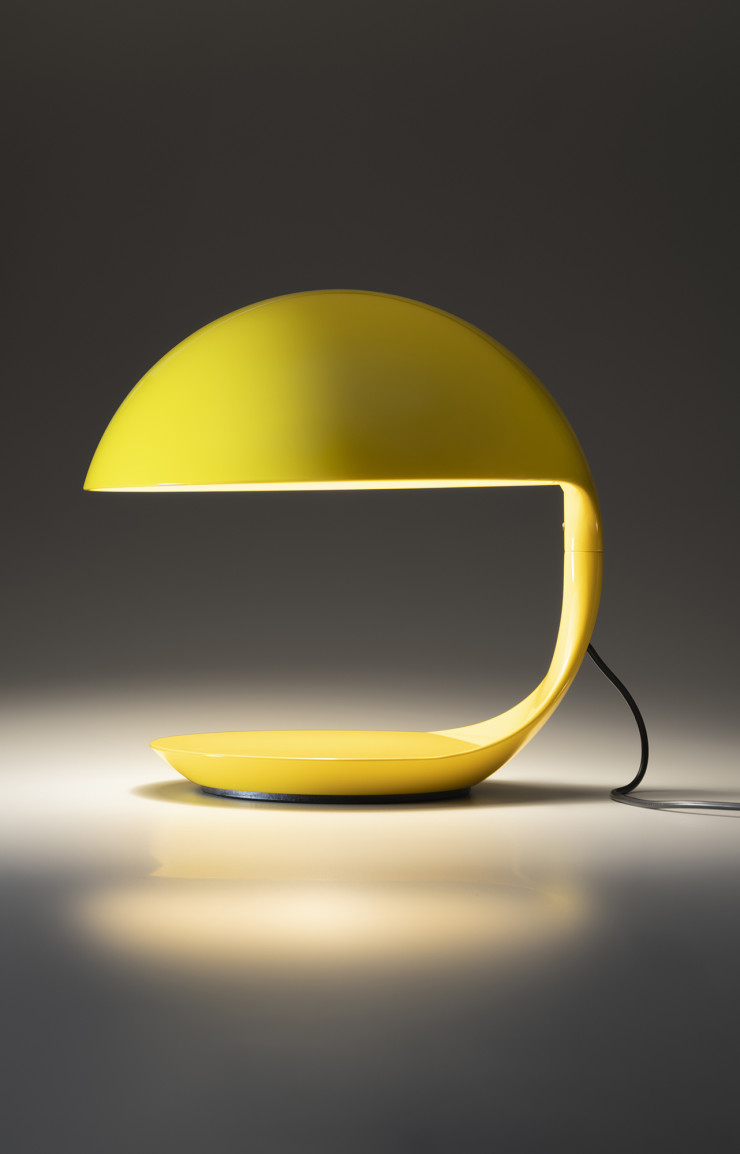La lampe Cobra de Martinelli Luce passe au… jaune !