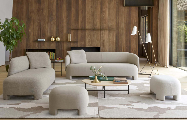 L’intention du designer, SEBASTIAN HERKNER, au travers du canapé Taru est de créer une assise confortable qui mette en valeur le savoir-faire artisanal de Ligne Roset