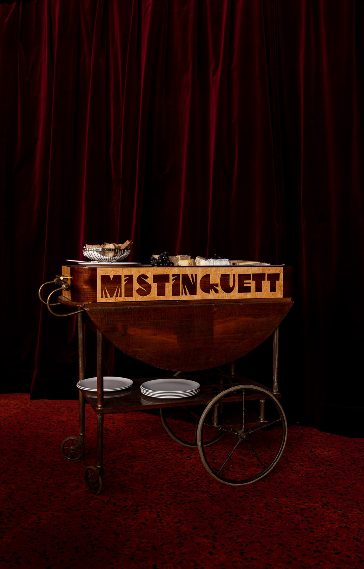 Mistinguett renoue avec ses origines, avec l’esprit de fête et l’âme du Casino de Paris.