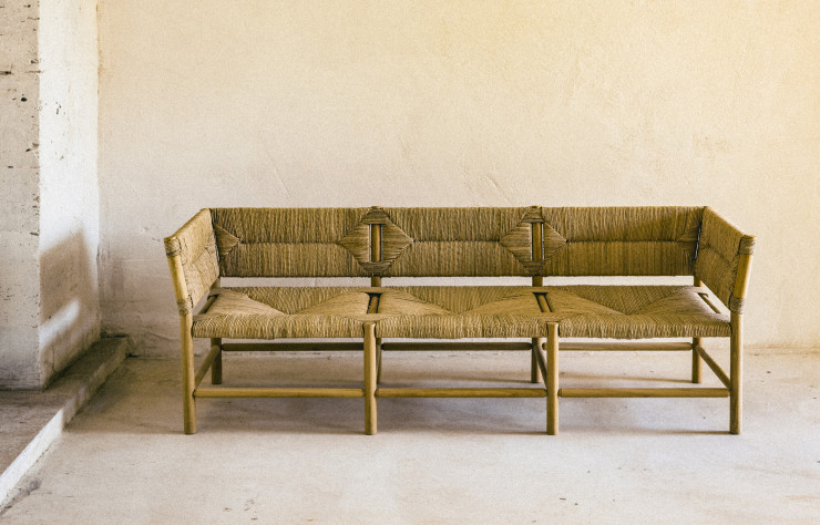 Un radassié, meuble conçu pour faire la sieste en Provence.