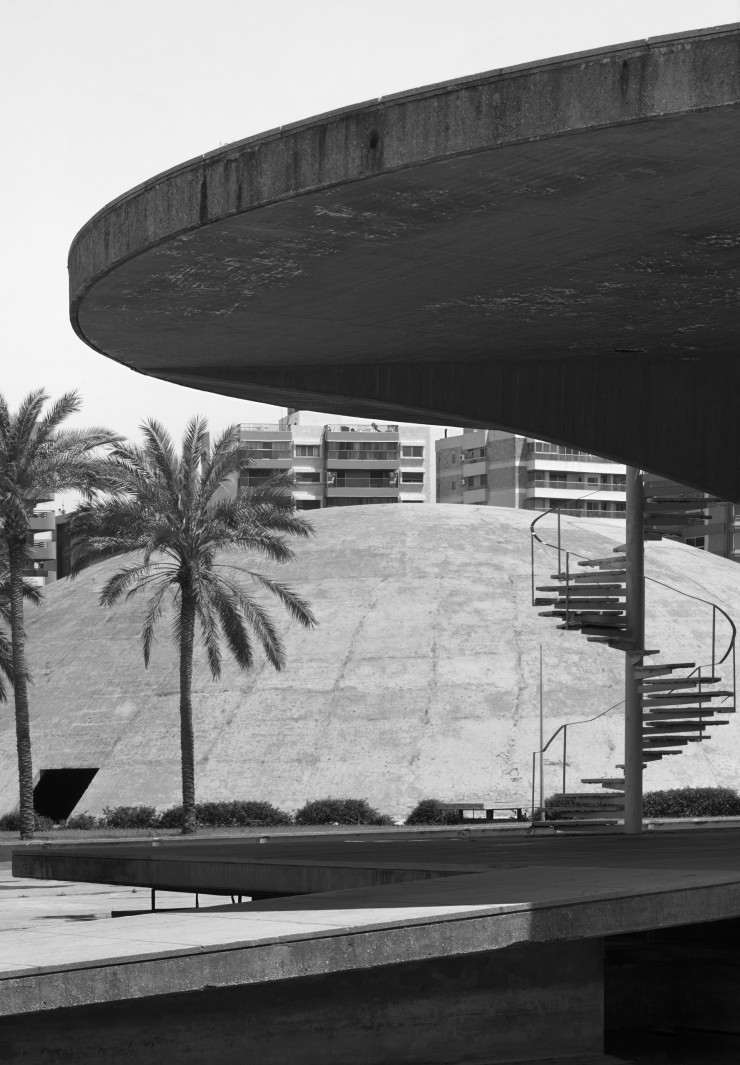 La Foire internationale de Tripoli édifiée par Oscar Niemeyer (1963-1975), image tirée du livre « Modernist Beirut  » de Matthieu Salvaing et Guillaume Excoffier.
