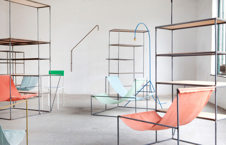 Dans le studio Muller Van Severen, la collection de mobilier du duo. Une tendance à l’hybridation qui débouche sur des piècesadaptées à des usages quotidiens, dans une économie de moyens remarquable, mais au charme indéniable.