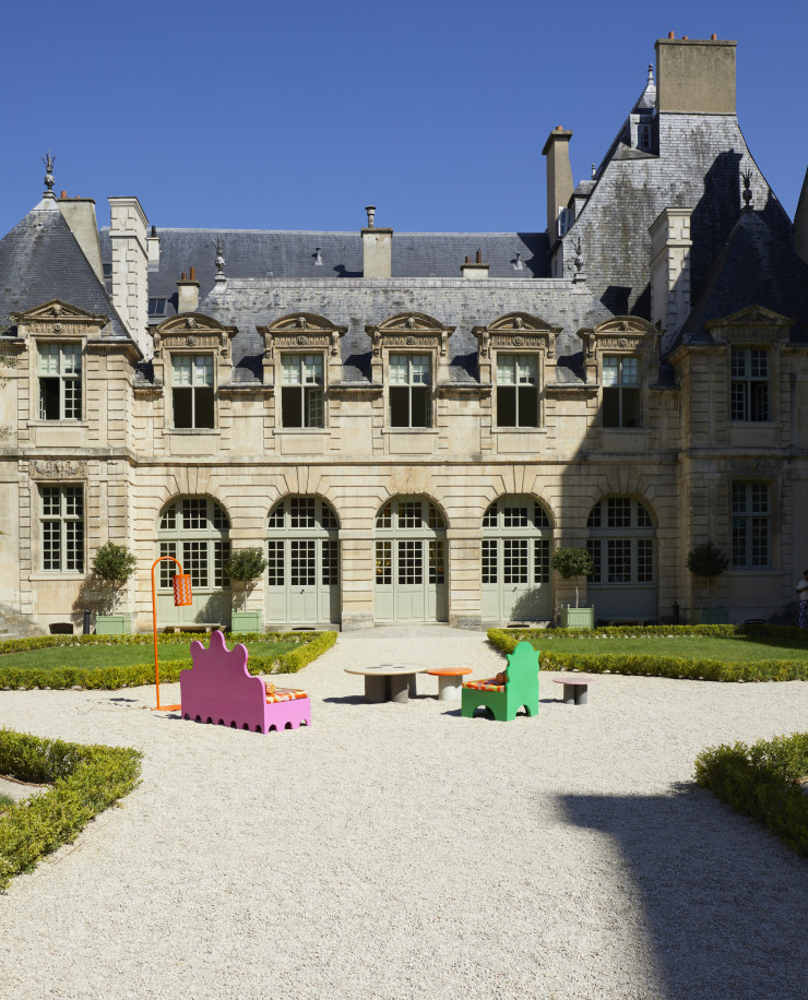 Lors de la la Paris Design Week 2023, la collection Uchronia est venue colorer l’hôtel de Sully.