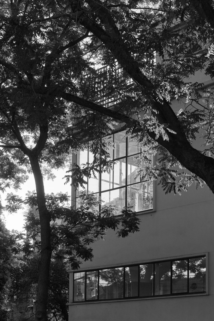 Façade de la Maison-Atelier Ozenfant, bâtiment réalisé en 1923 par Le Corbusier et son cousin Pierre Jeanneret pour le peintre Amédée Ozenfant.