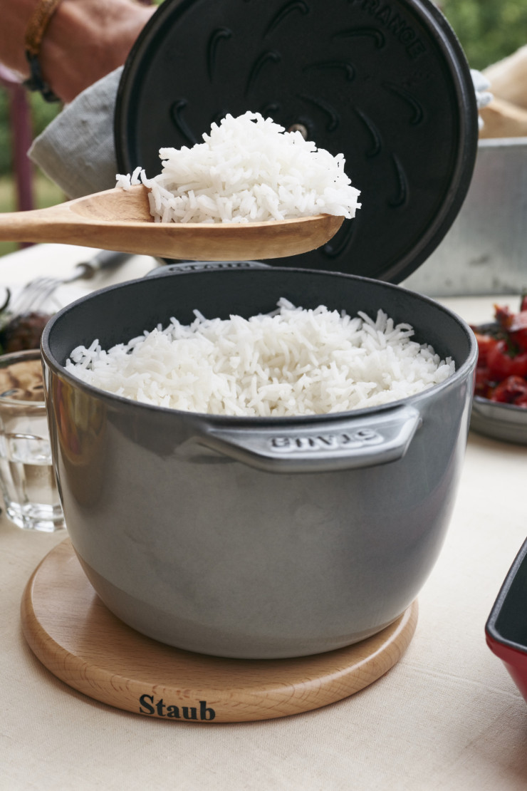 La cocotte Gohan de Staub, inspirée des cuiseurs à riz traditionnels japonais.