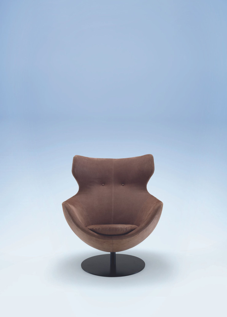 Le fauteuil Jupiter (Meurop, 1966), de Pierre Guariche réédité aujourd’hui par Cinna.