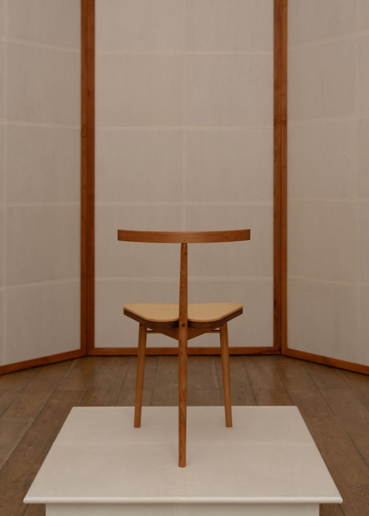 La Butterfly Chair, de l’architecte ébéniste danois Salem ­Charabi : l’un des projets les plus remarqués de la première édition du festival parisien Contributions.