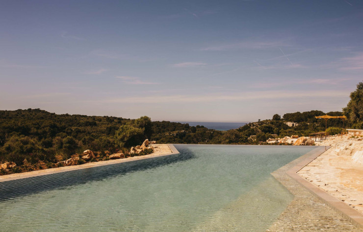 La sublime piscine du Son Blanc a été taillée dans la roche. (c) Maria Missaglia et Karel Balas