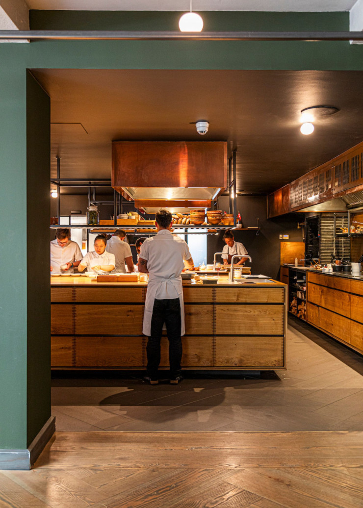 La grande cuisine ouverte du restaurant Kadeau, à Copenhague.