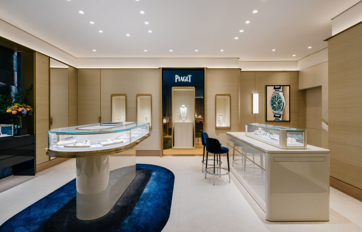 L’espace Piaget, dont le mobilier est signé Pierre Frey, abrite un boudoir « secret » destiné aux clients en quête de discrétion.