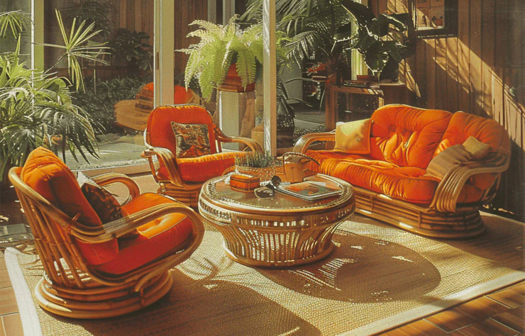 Un salon en rotin façon jardin d’hiver des années 70