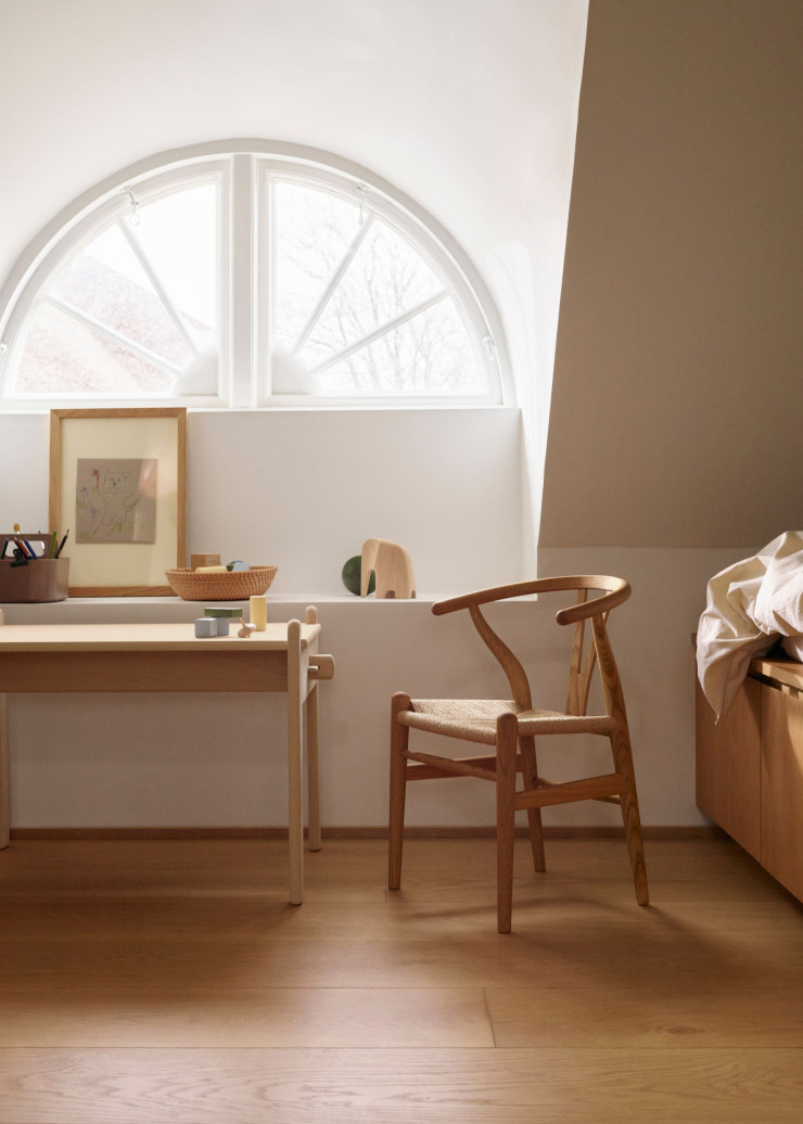 La composition de la Wishbone Chaira nécessité un rééquilibrage complet, notamment du diamètre de la corde sur l’assise.