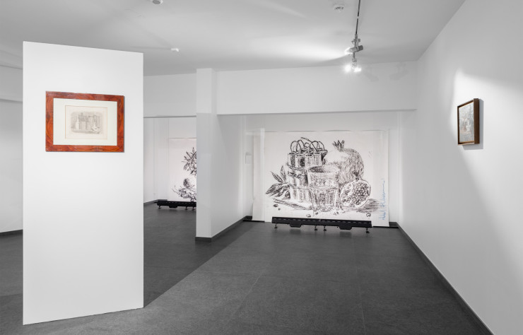 Vue de l’exposition d’Adel Abdessemed et Giorgio Morandi, « Guerre et Paix », à la Galleria Continua. © Paul Hennebelle