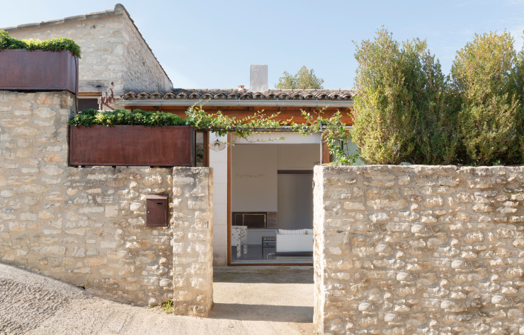 Au lieux d’acheter la maison qu’ils étaient venus visiter, Rabih Hage et sa femme ont préféré acheter le terrain et la grange abandonnée qui s’y trouvait. © Vincent Leroux