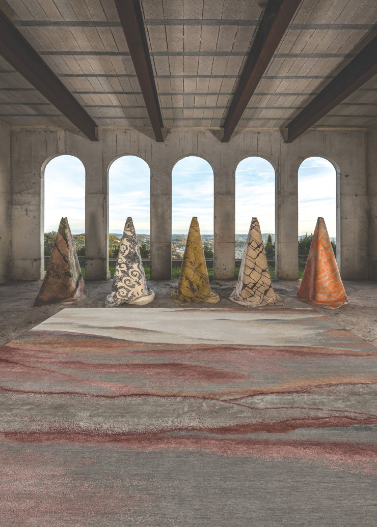 Une collection de destinations, figurée par des dégradés de couleur et des formes organiques singulières.