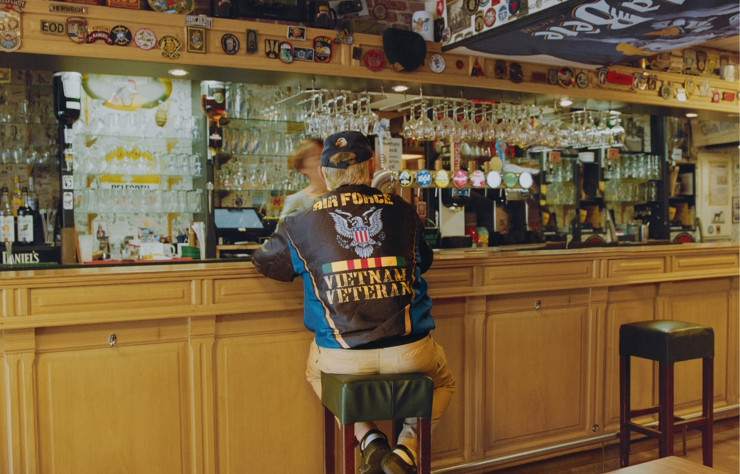 Un bar PMU, dans le guide du fooding « PMU, 100 bars qui font la France ». © Marine Billet pour PMU et Édition le Fooding