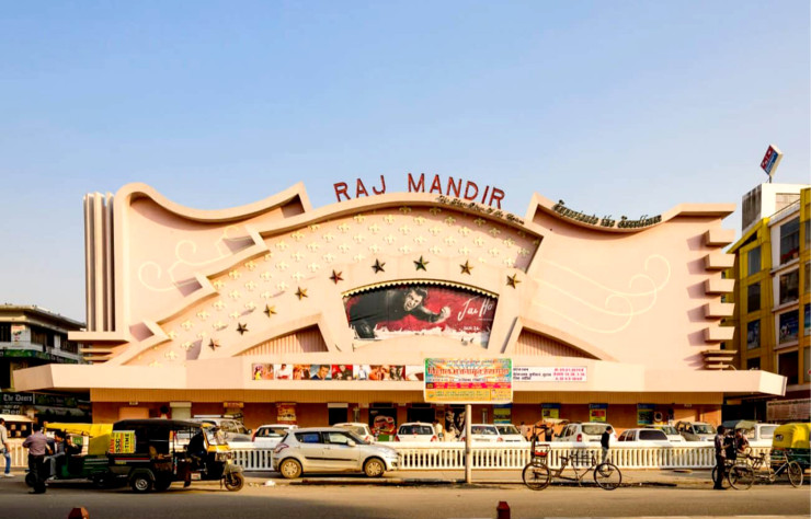 Le cinéma Raj Mandir, quand l’Art Déco rencontre Bollywood.