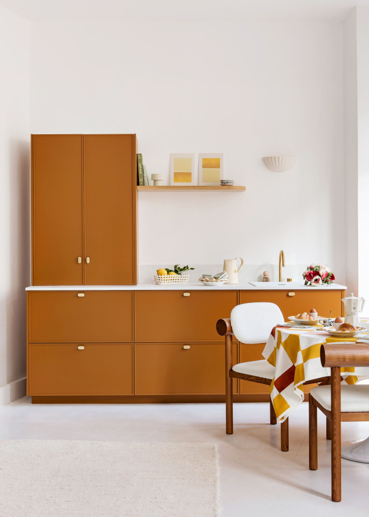 Caramel de Plum Living est une proposition joyeuse pour accompagner le courant des bruns et des tonalités chaudes dans la cuisine.